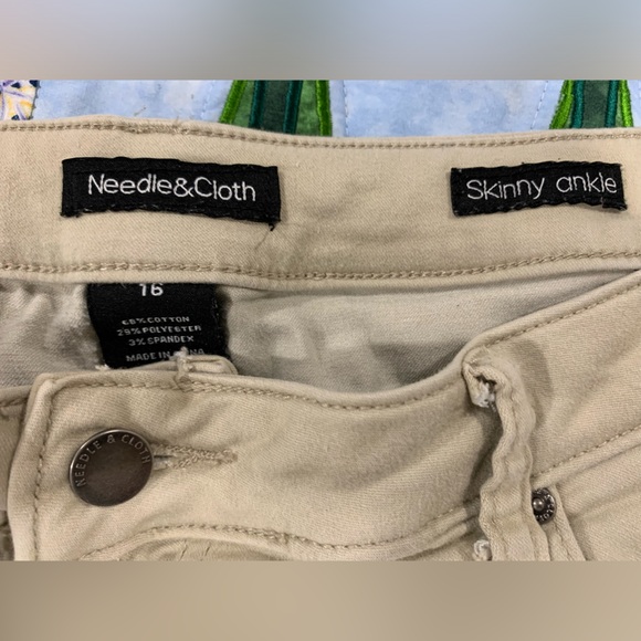 Tan capris - Picture 2 of 4